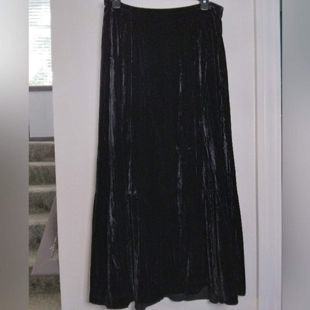 J Jill Black velvet like skirt side zip size Medium